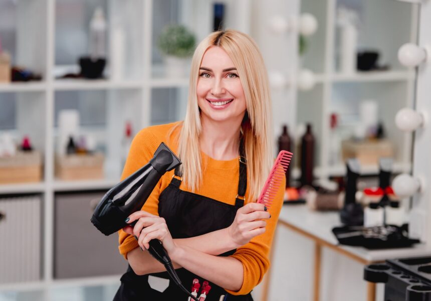 hairdresser-in-beauty-salon.jpg